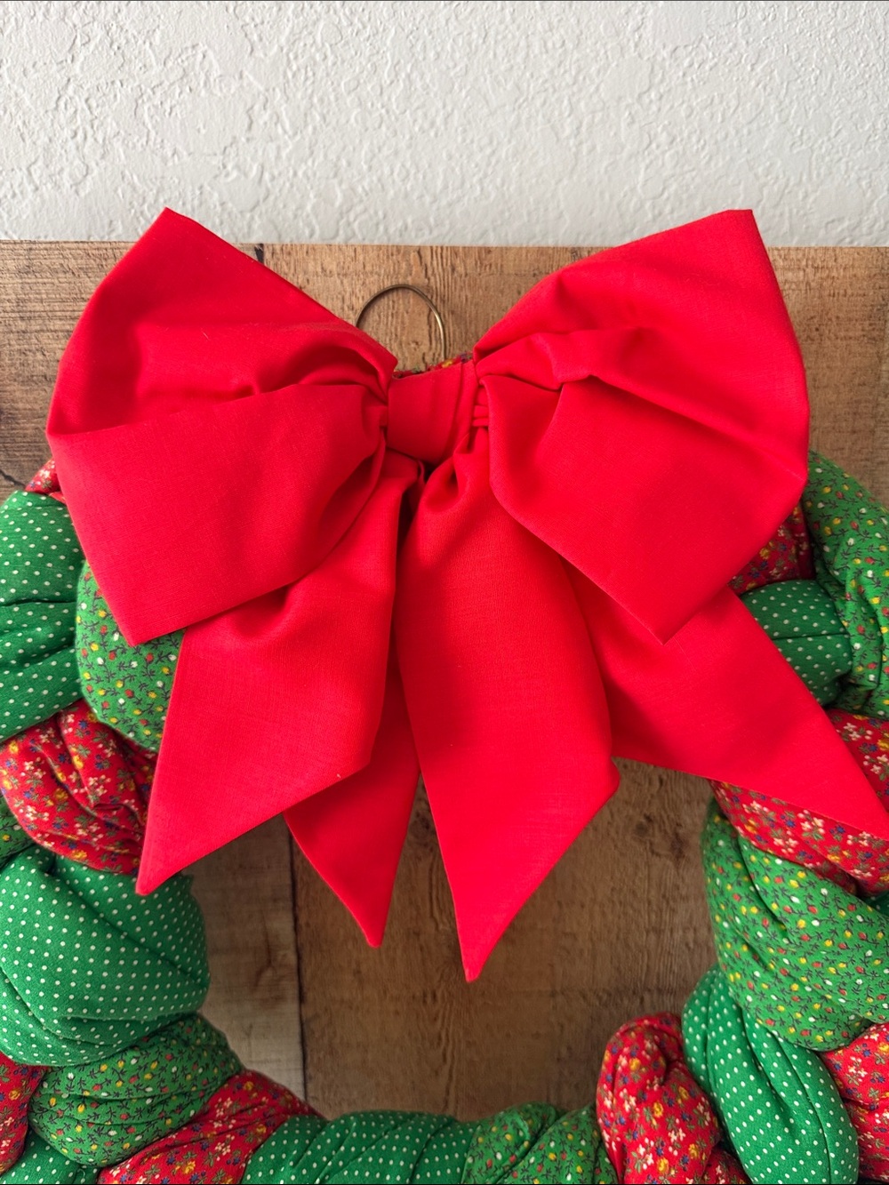VTG large handmade quilted patchwork kitschy Christmas wreath - Picture 5 of 10